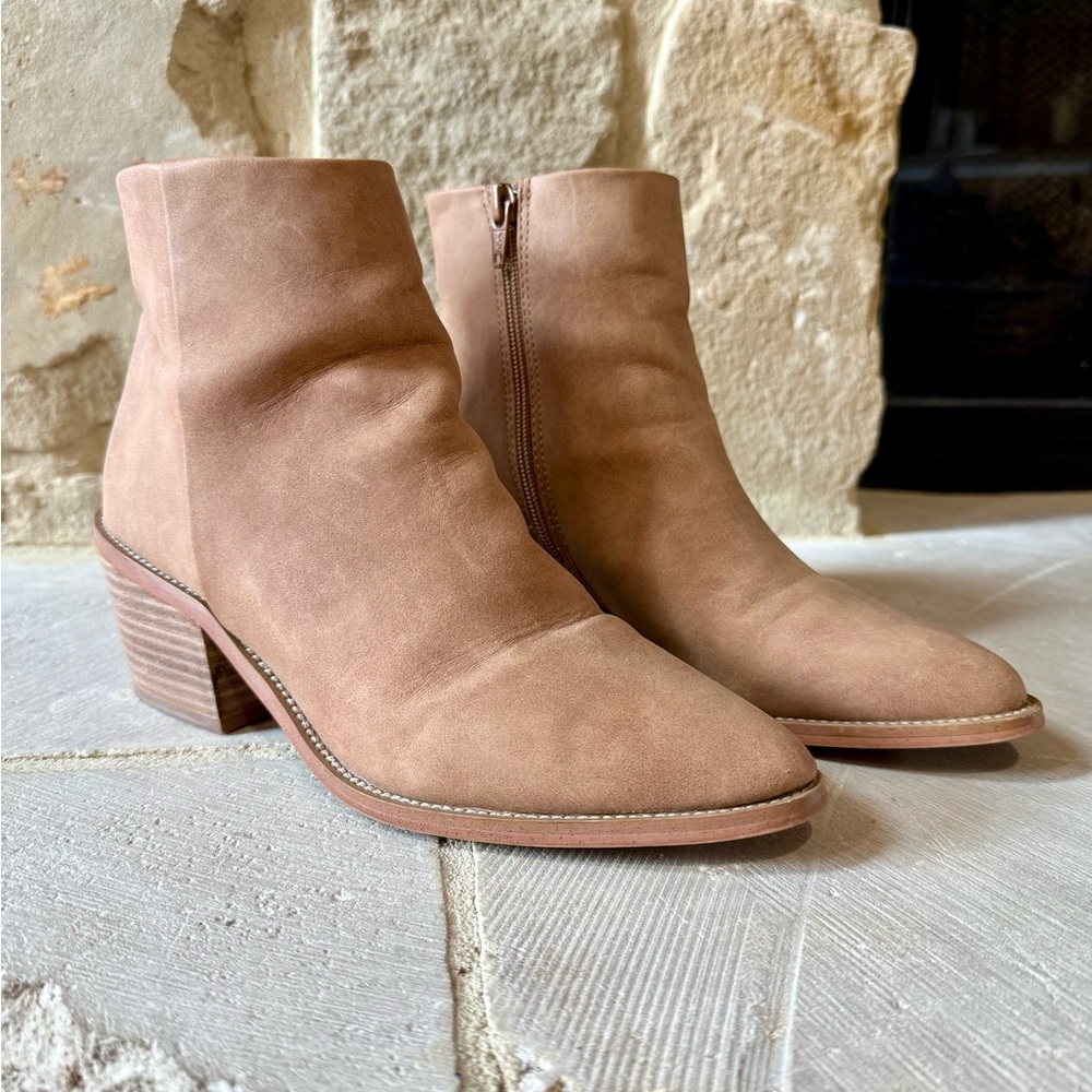 Elegant Tan Ankle Boots